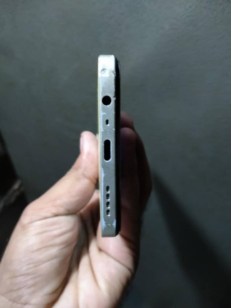 Realme C53 4
