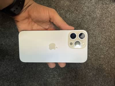 Apple iPhone 16 Pro Max