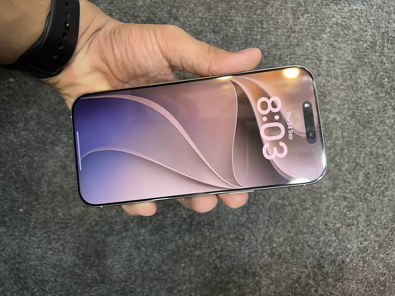 Apple iPhone 16 Pro Max 2