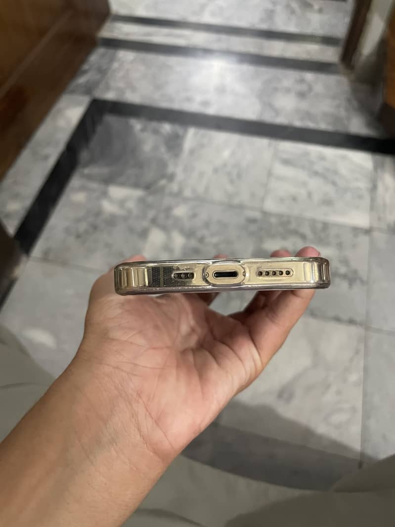 Apple iPhone 12 Pro 4