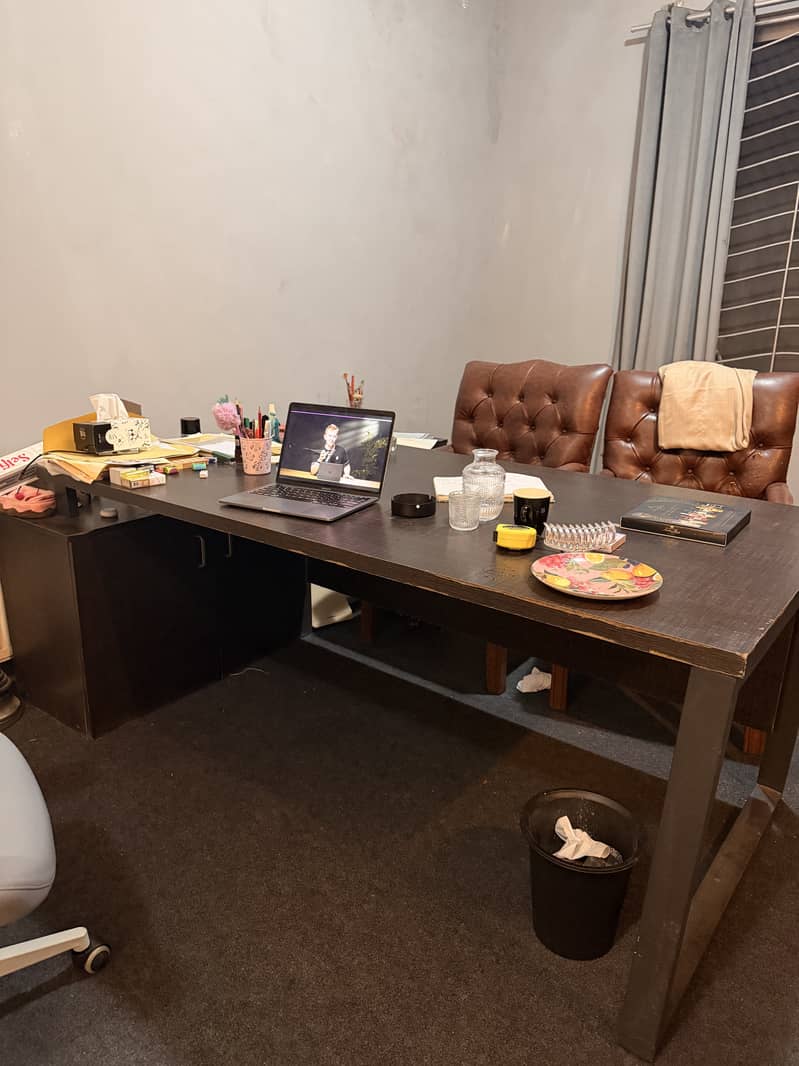 Executive Table with storage 1