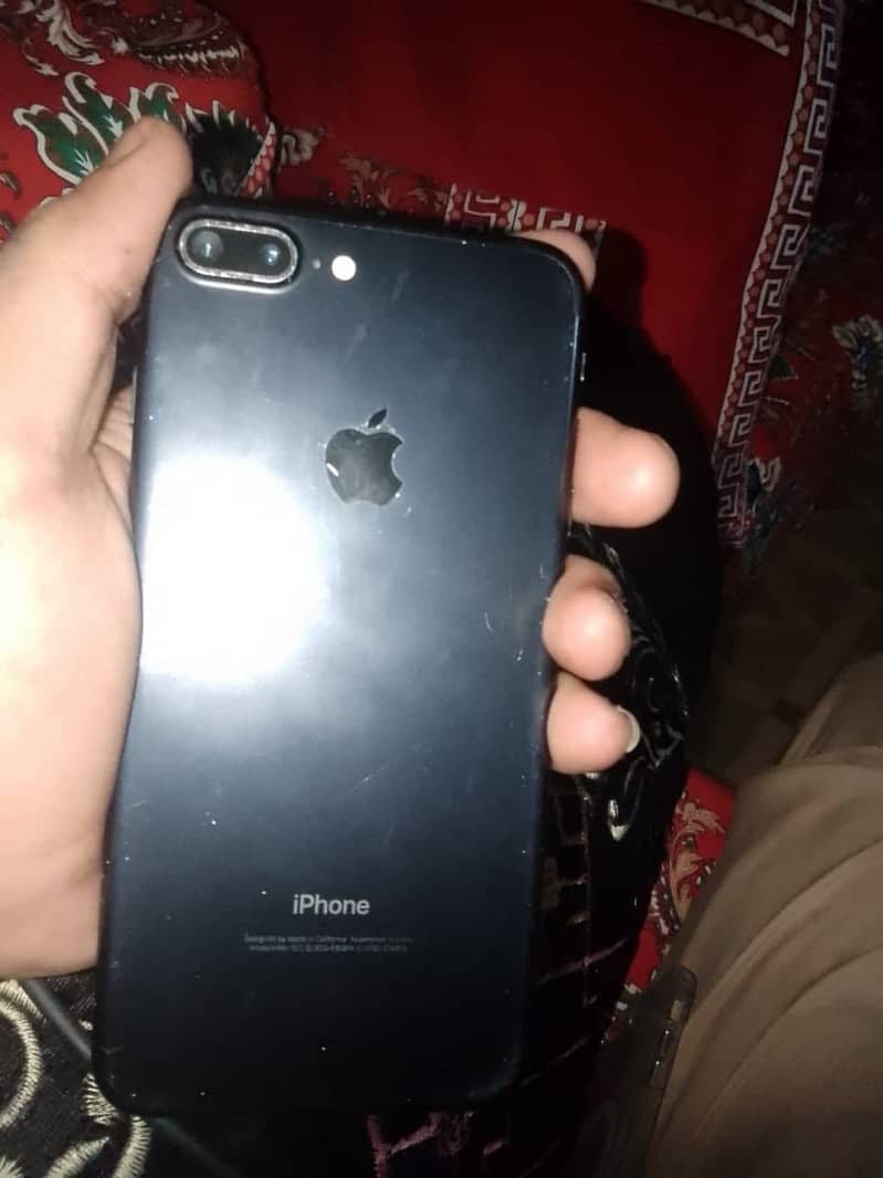 Apple iPhone 7 Plus 1