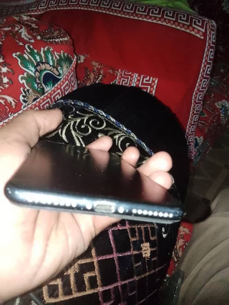Apple iPhone 7 Plus 4