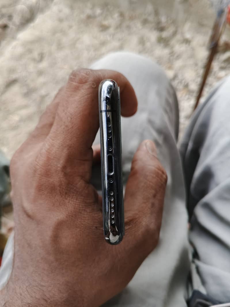 Apple iPhone 11 Pro 3