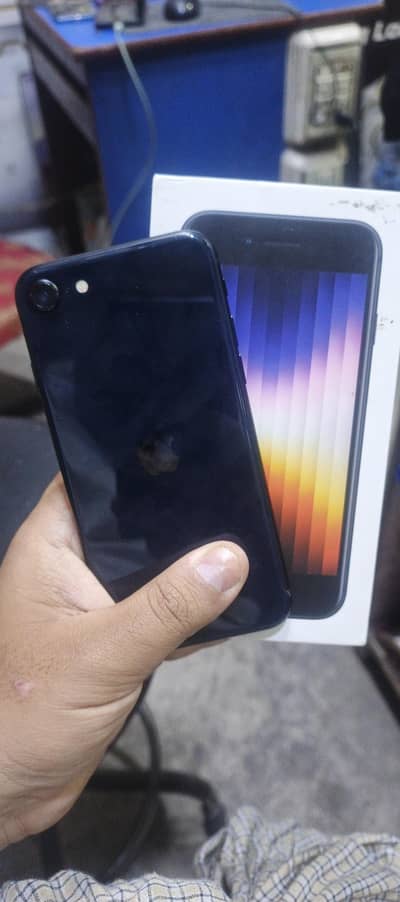 Apple iPhone SE 3