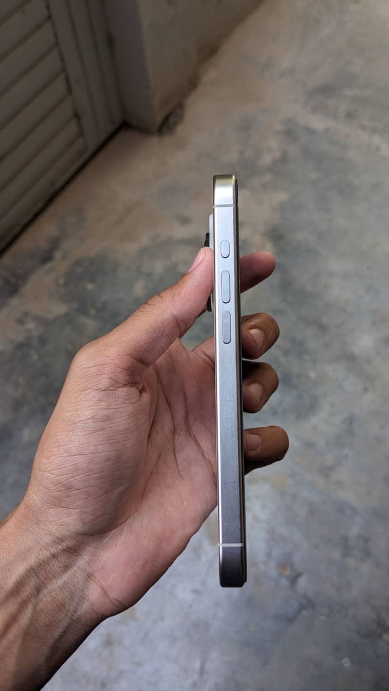 Apple iPhone 15 Pro 5