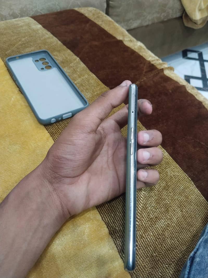 OPPO Reno 3