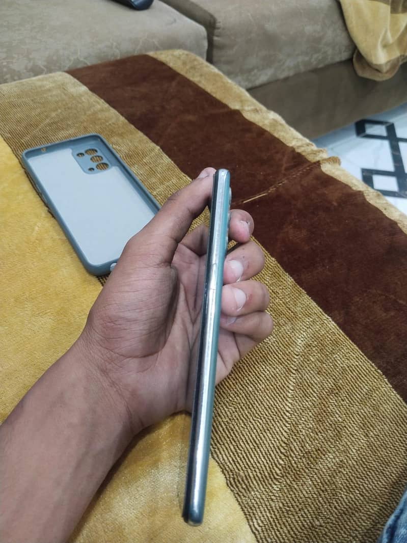 OPPO Reno 4