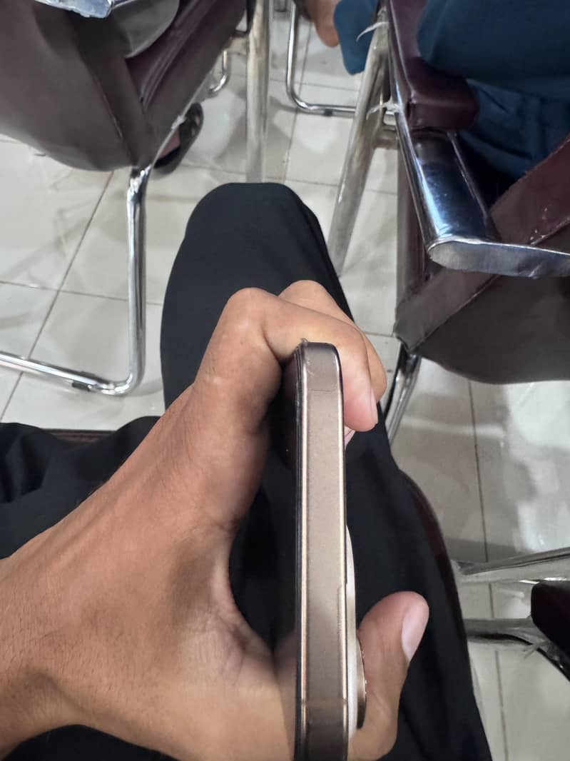 Apple iPhone 16 Pro Max 1