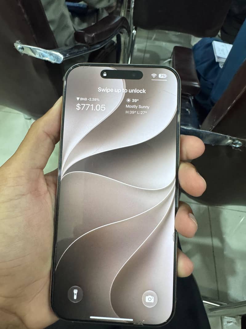 Apple iPhone 16 Pro Max 3