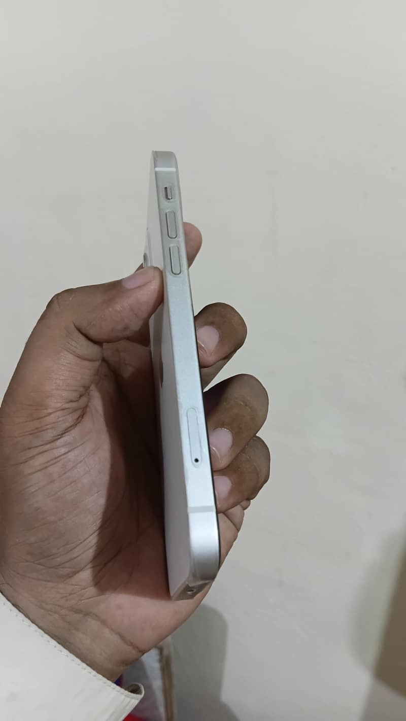 Apple iPhone 12 3