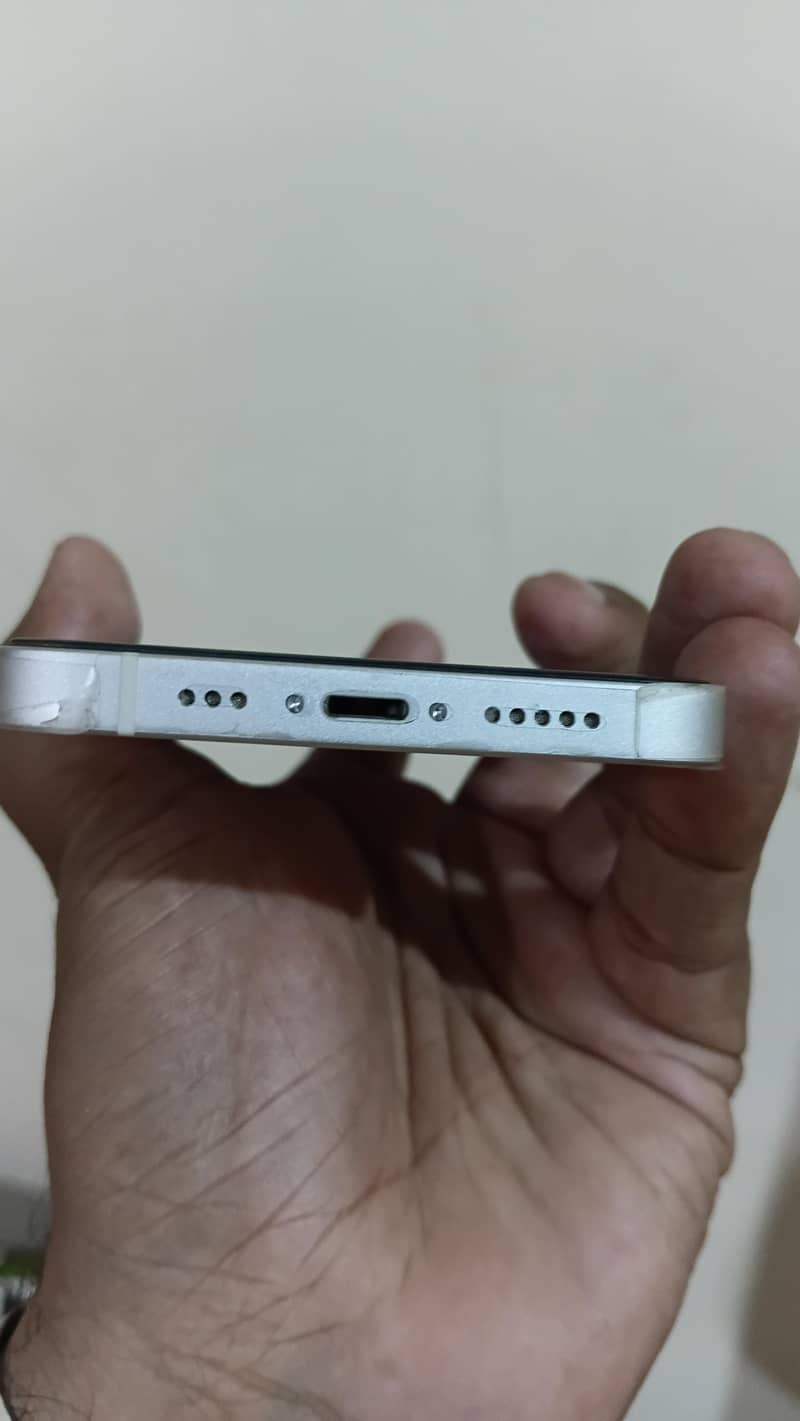Apple iPhone 12 4