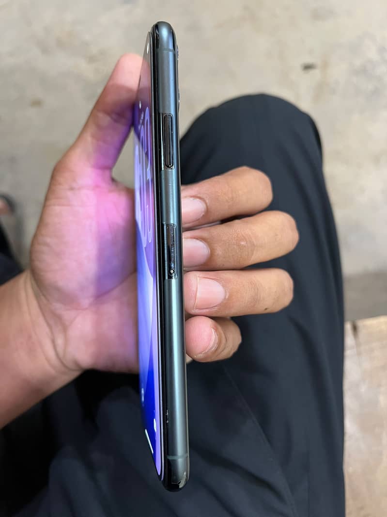 Apple iPhone 11 Pro Max 1