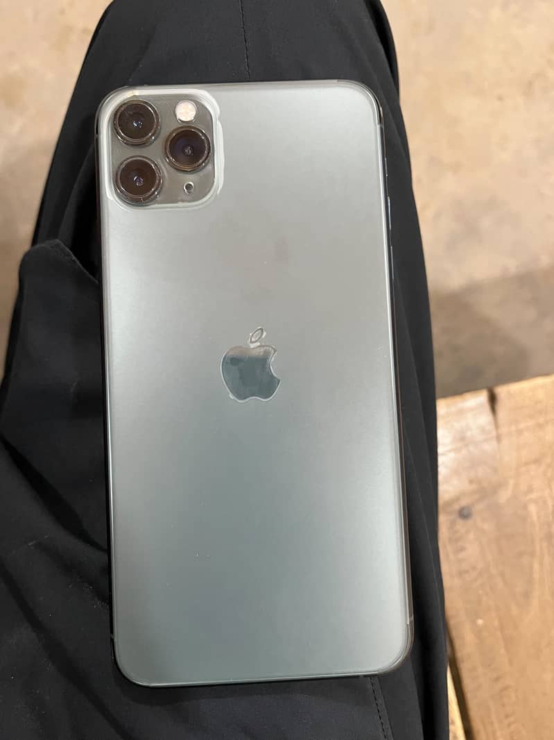 Apple iPhone 11 Pro Max 4