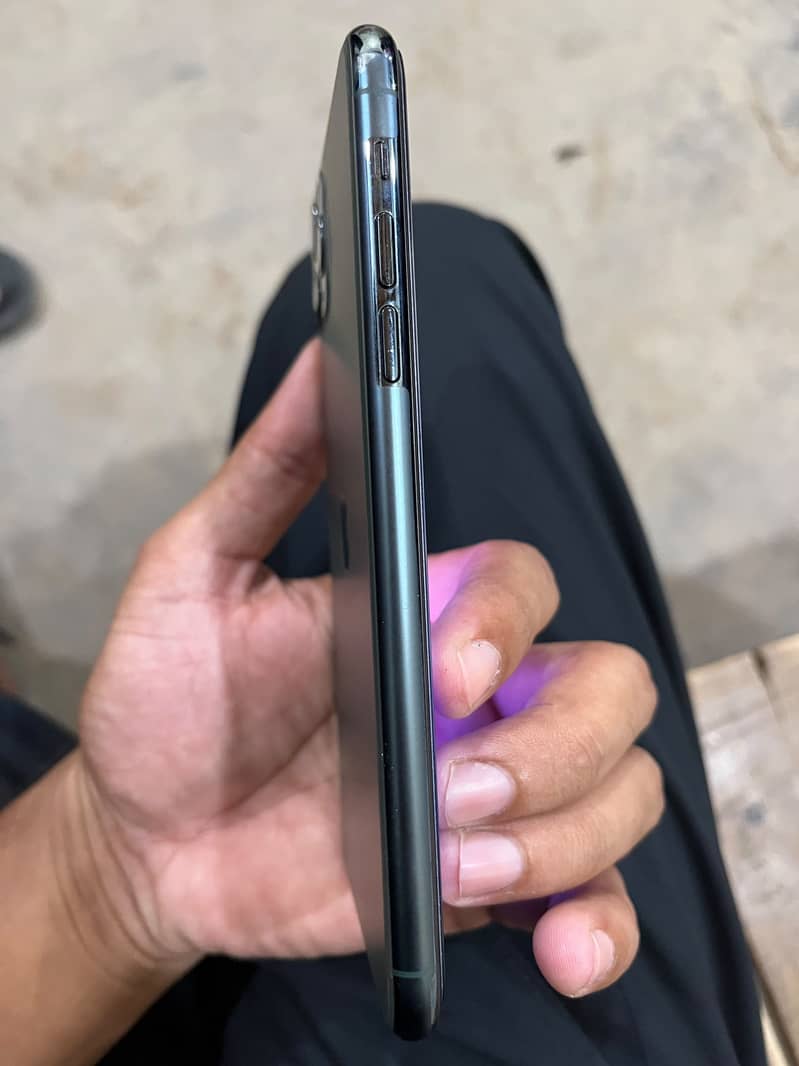 Apple iPhone 11 Pro Max 5