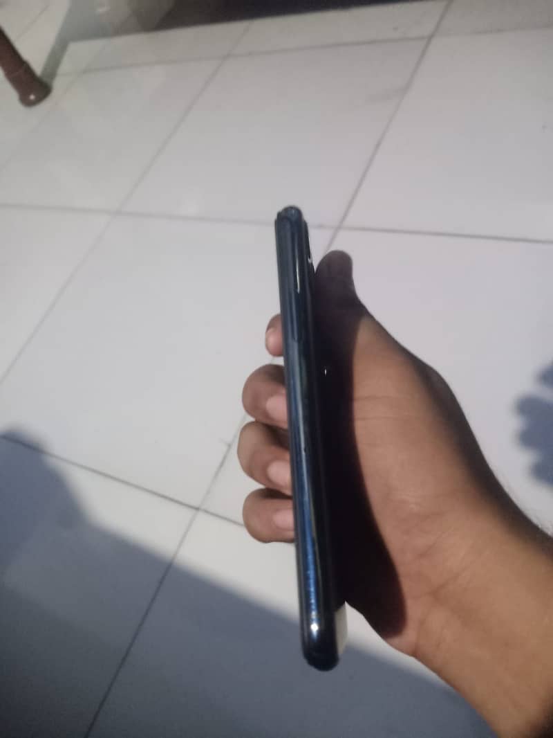 Apple iPhone 11 Pro 2