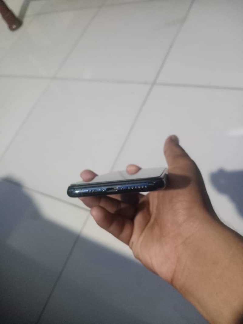 Apple iPhone 11 Pro 3