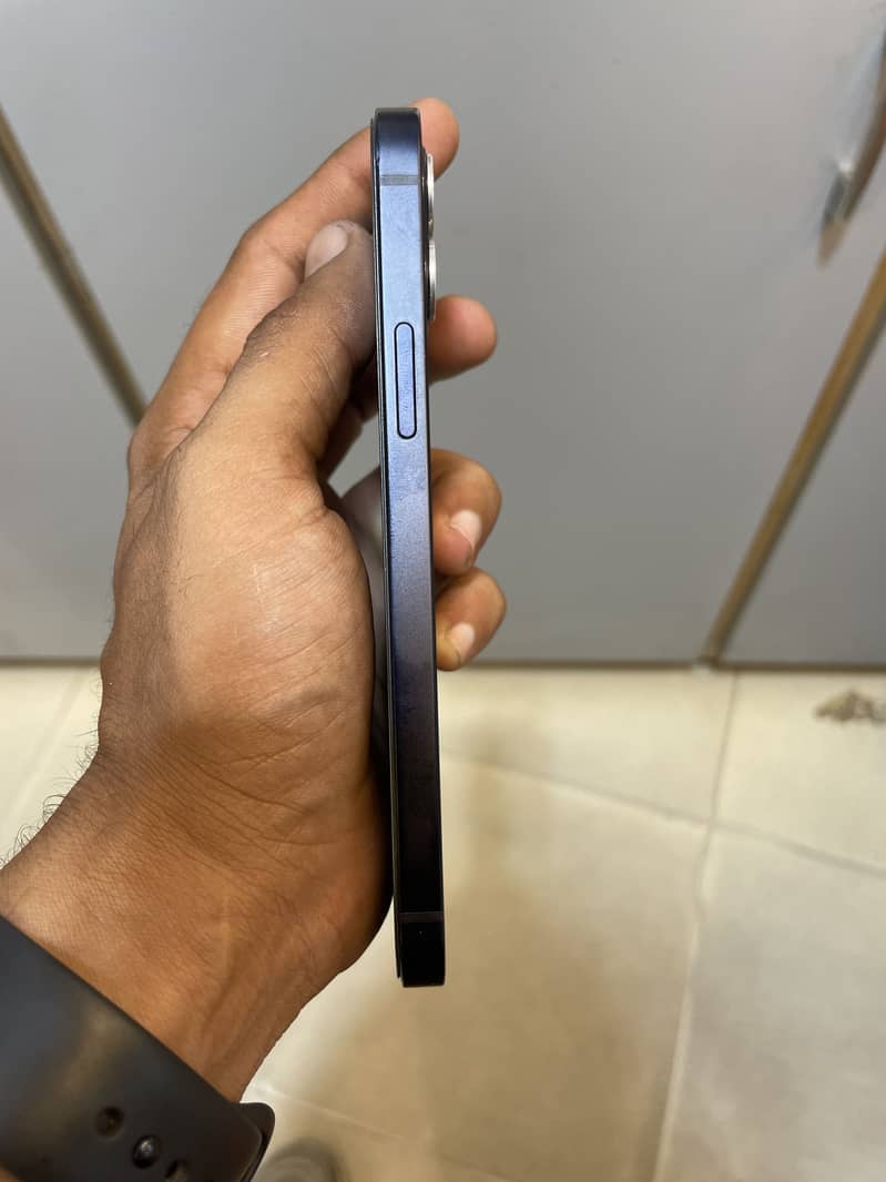 Apple iPhone 12 2