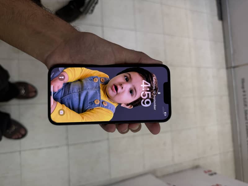 Apple iPhone 13 6