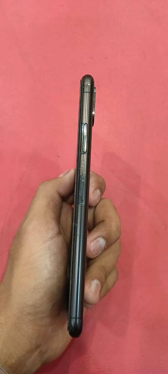 Apple iPhone XS Max 1