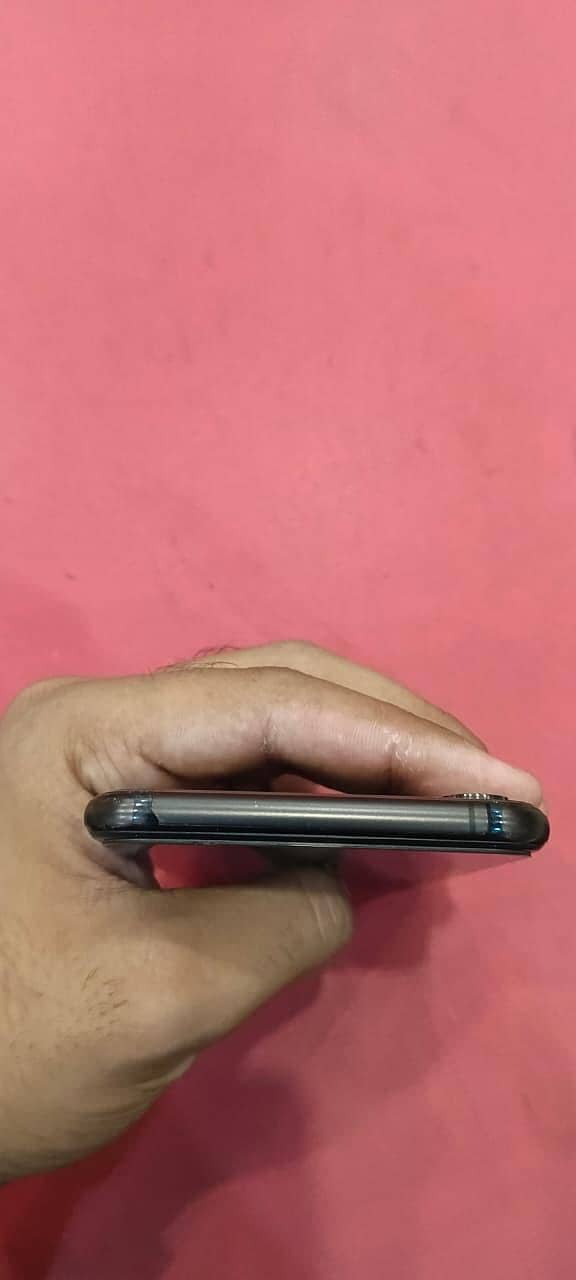 Apple iPhone XS Max 2