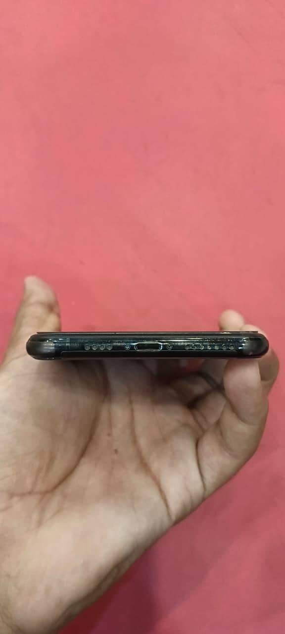 Apple iPhone XS Max 6