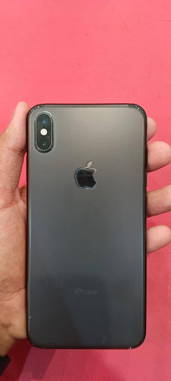 Apple iPhone XS Max 7