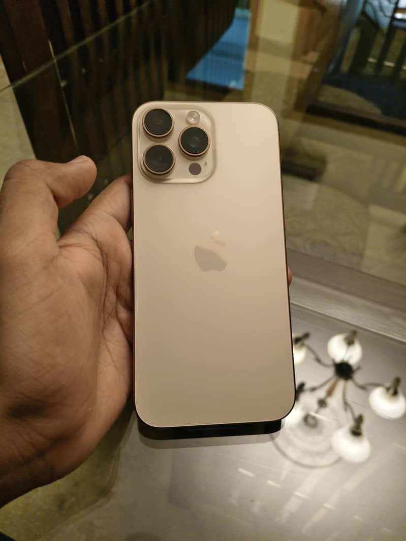 Apple iPhone 16 Pro Max 3