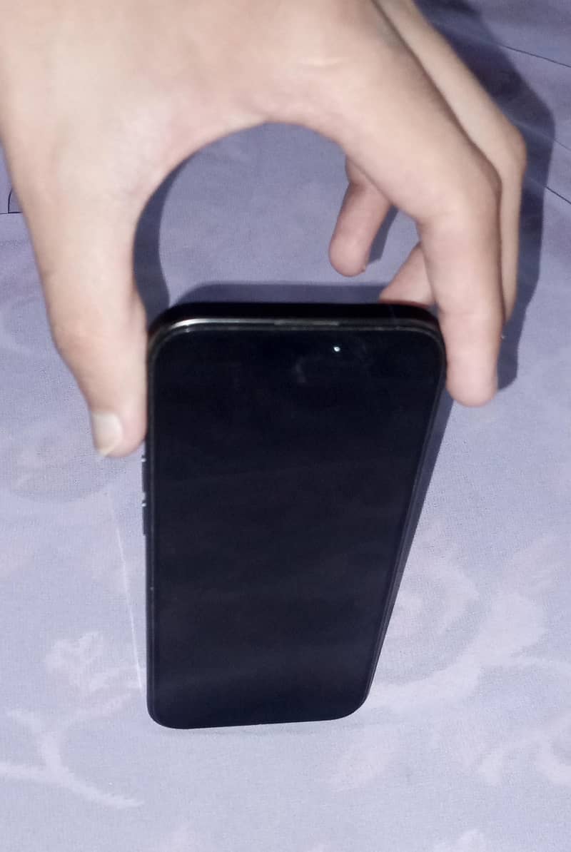 Apple iPhone 15 Pro 4