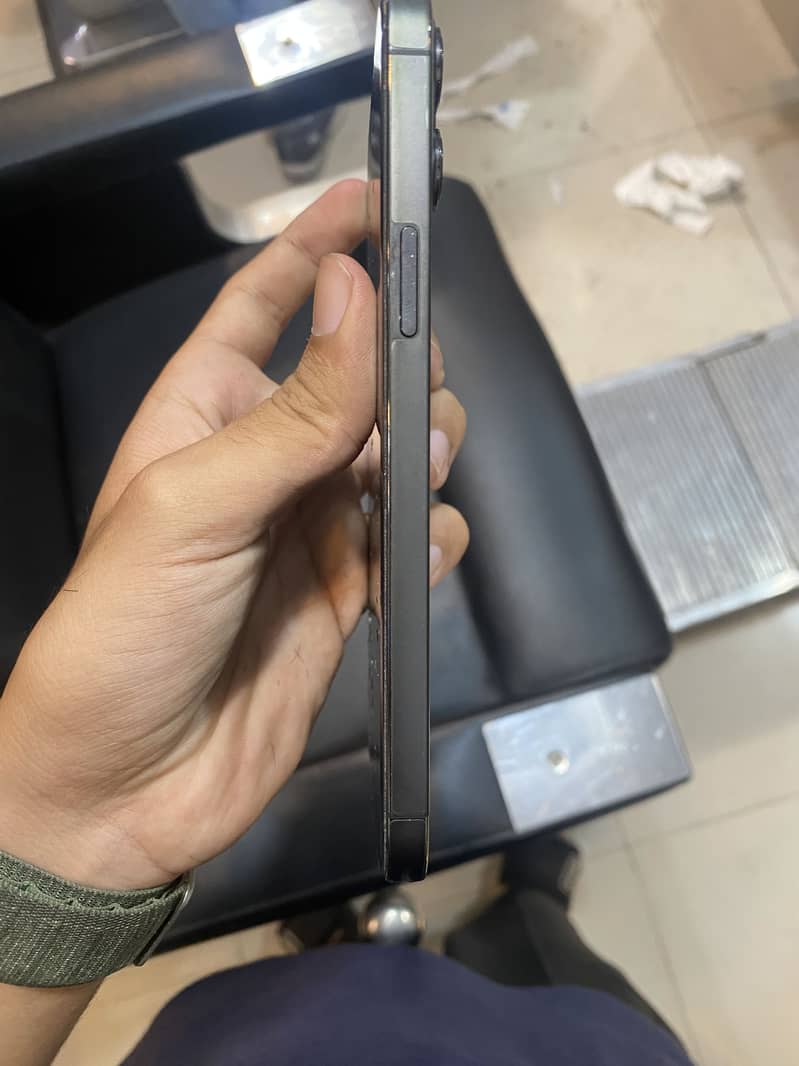 Apple iPhone 12 Pro Max 2