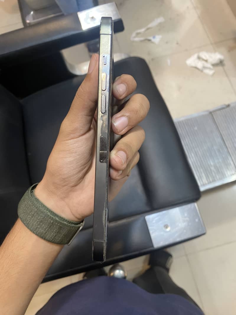 Apple iPhone 12 Pro Max 3