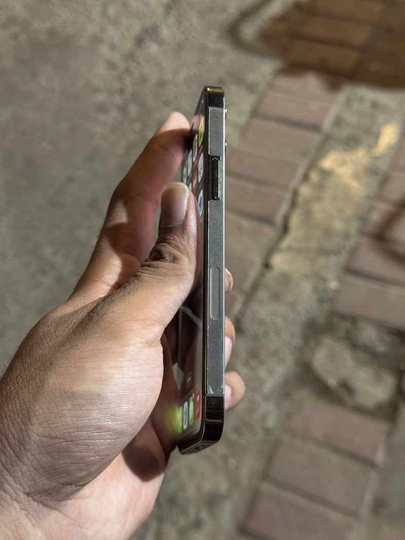 Apple iPhone 12 Pro 1