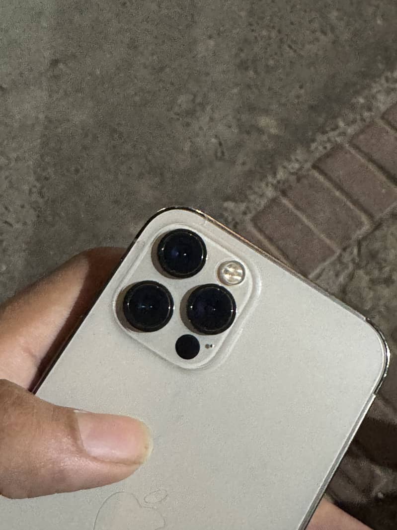 Apple iPhone 12 Pro 3