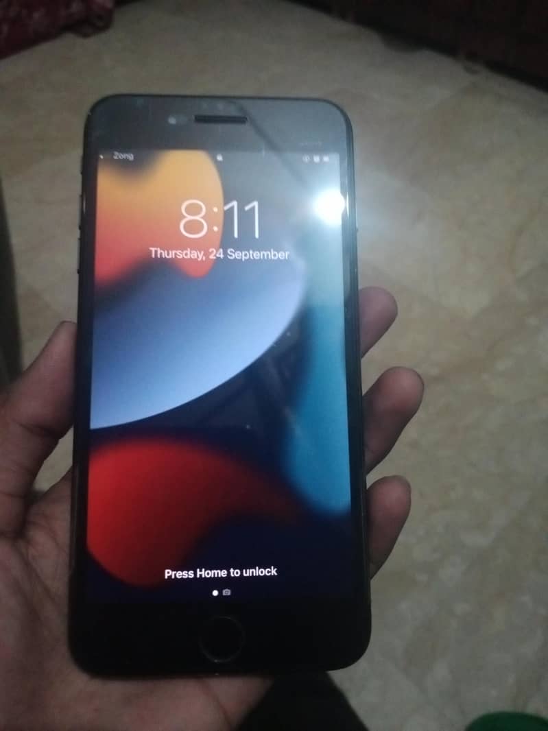 Apple iPhone 7 Plus 2