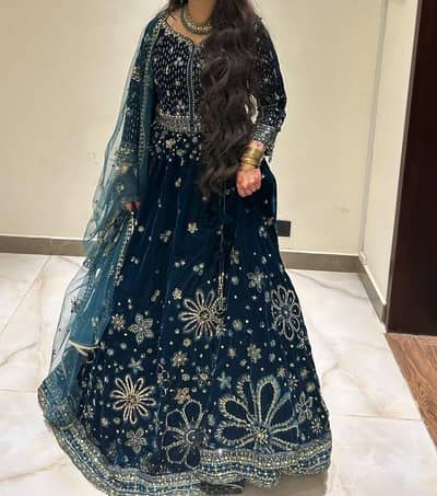 selling velvet lehenga