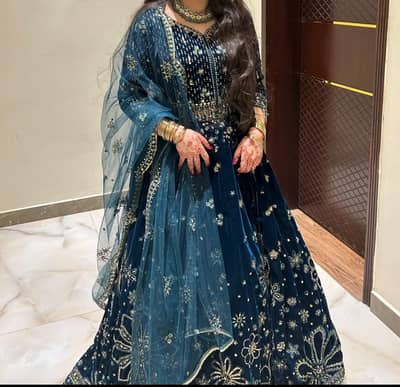 selling velvet lehenga