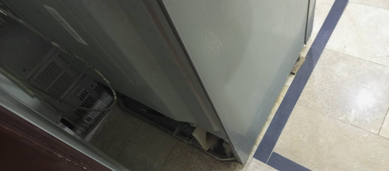 Refrigerator 1