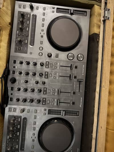 Pioneer DDJ-T1 controller - mixer