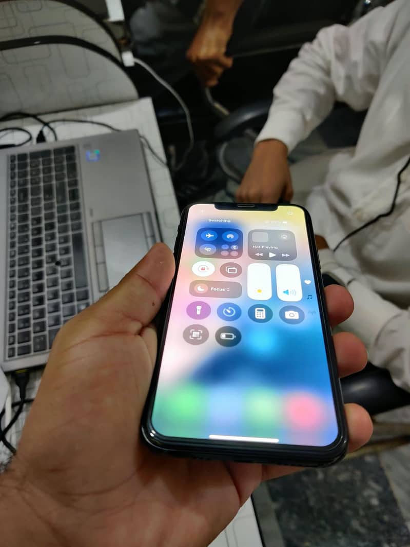 Apple iPhone XS 6