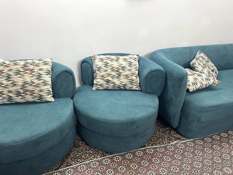 SOFA FOR SELL 3