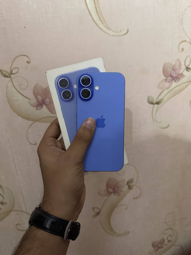 Apple iPhone 16 2