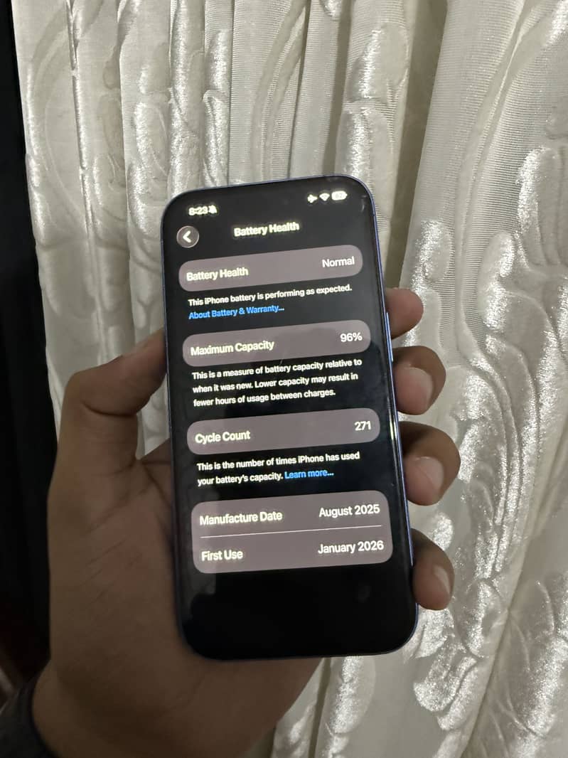 Apple iPhone 16 5