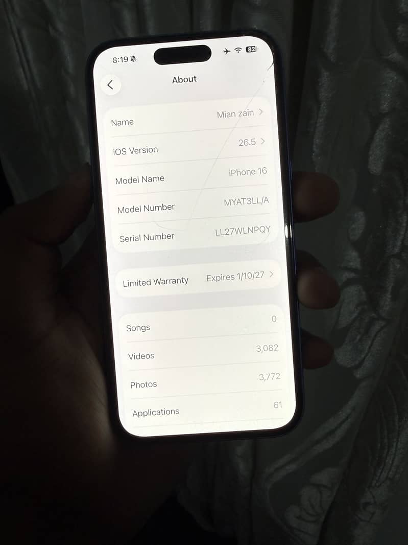 Apple iPhone 16 8