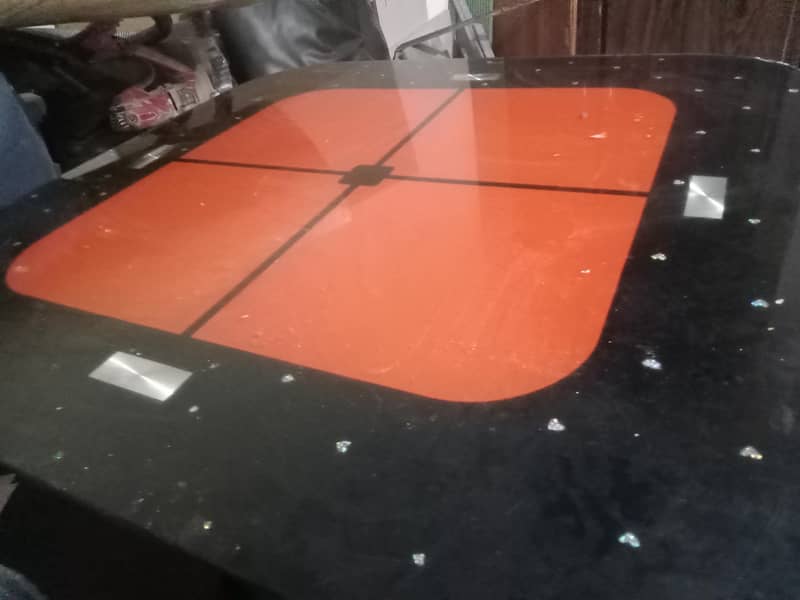 Dining table 0