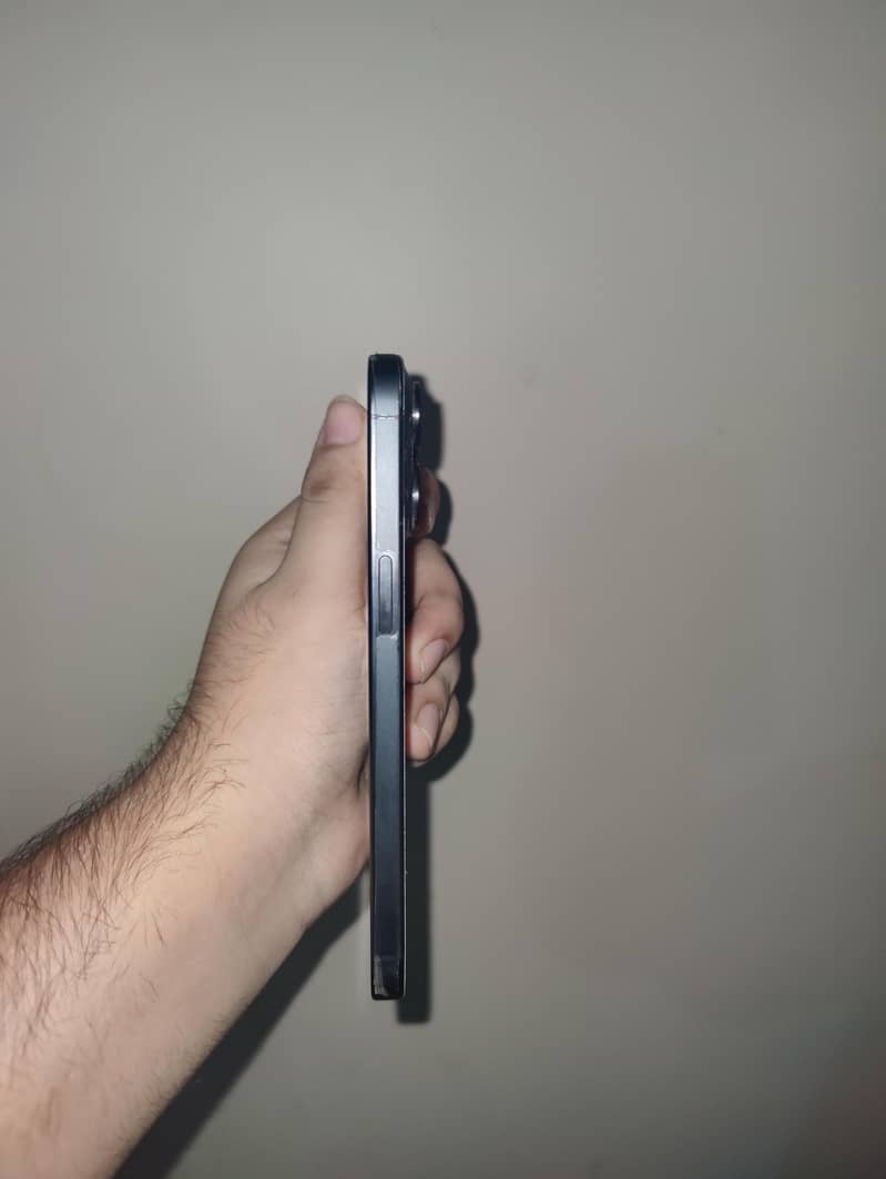 Apple iPhone 15 Pro Max 1
