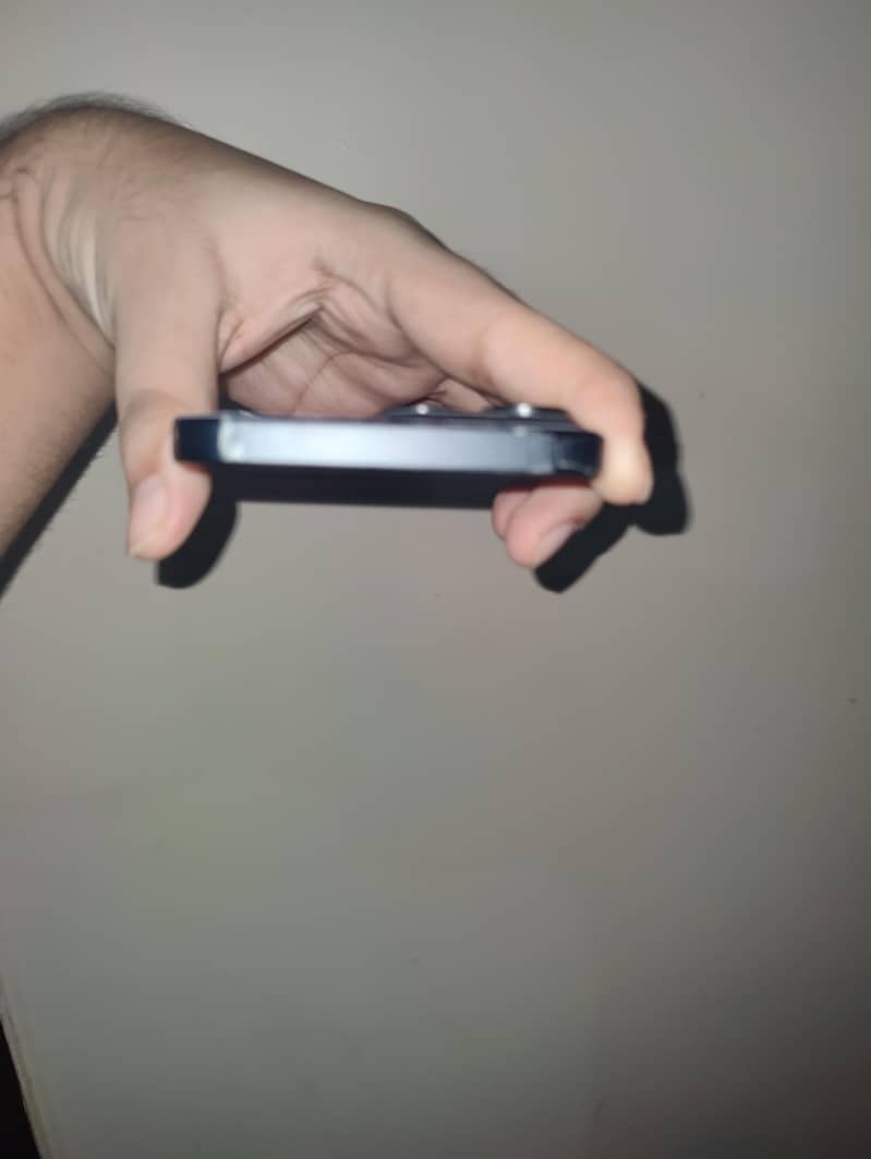 Apple iPhone 15 Pro Max 2