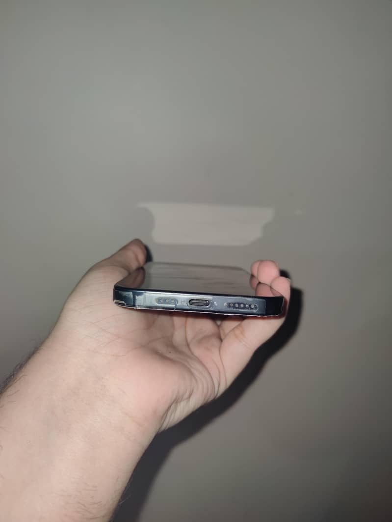 Apple iPhone 15 Pro Max 3