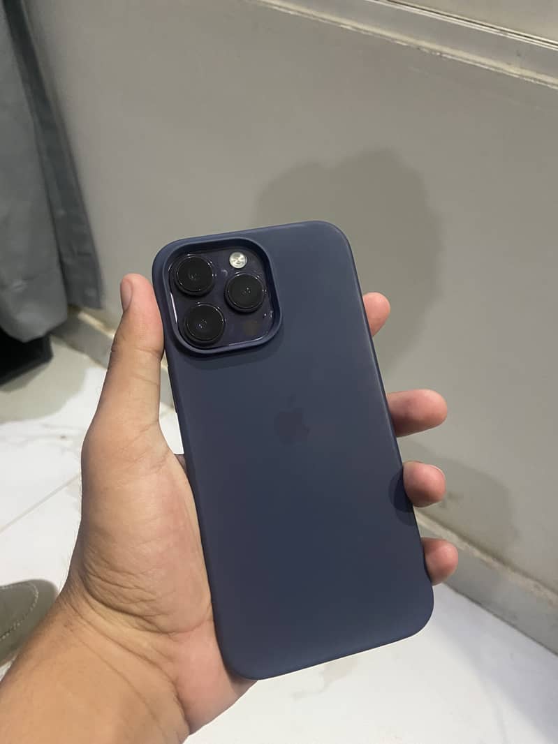 Apple iPhone 14 Pro Max 0