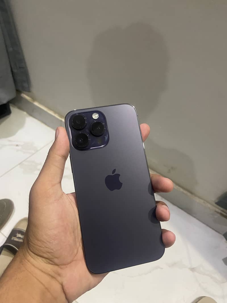 Apple iPhone 14 Pro Max 1