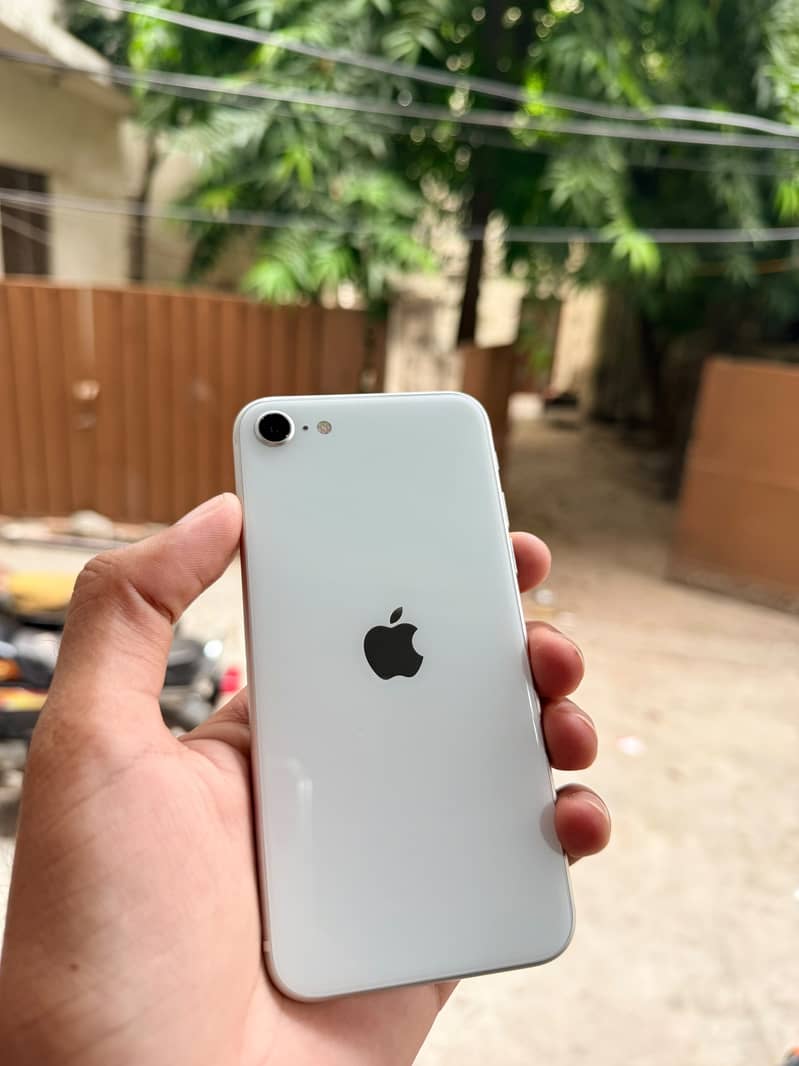 Apple iPhone SE 0